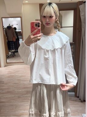 White Cotton Blouse with Scalloped Lace Collar
